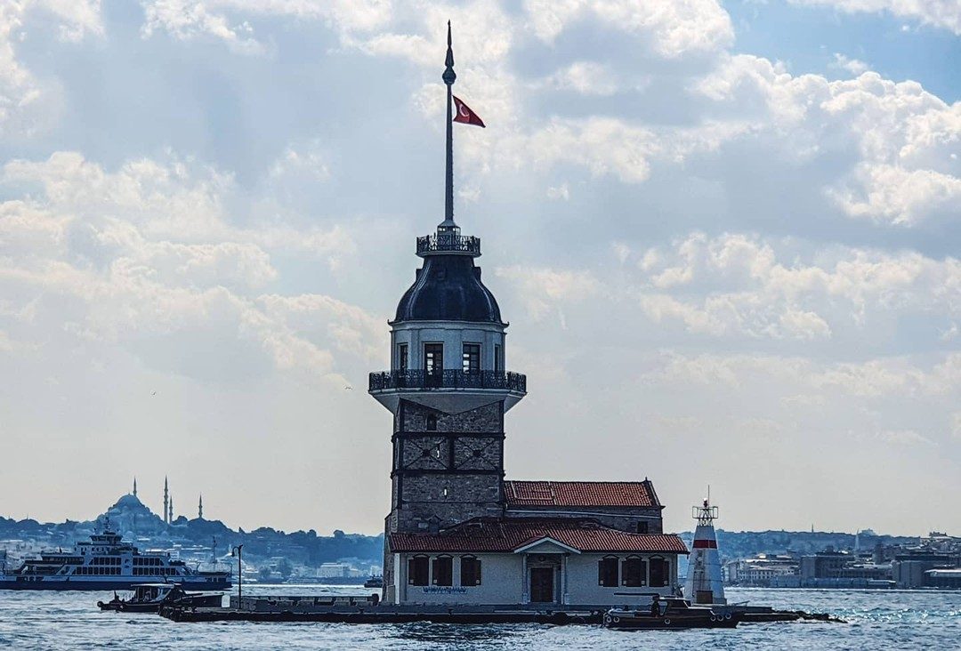 Maiden's Tower, Istanbul by Mohammad Khakpaki